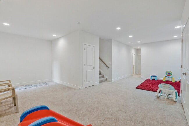 Building Photo - 22956 Aurora Vw Dr