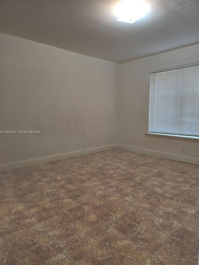 Building Photo - 9501 SW 138th Pl