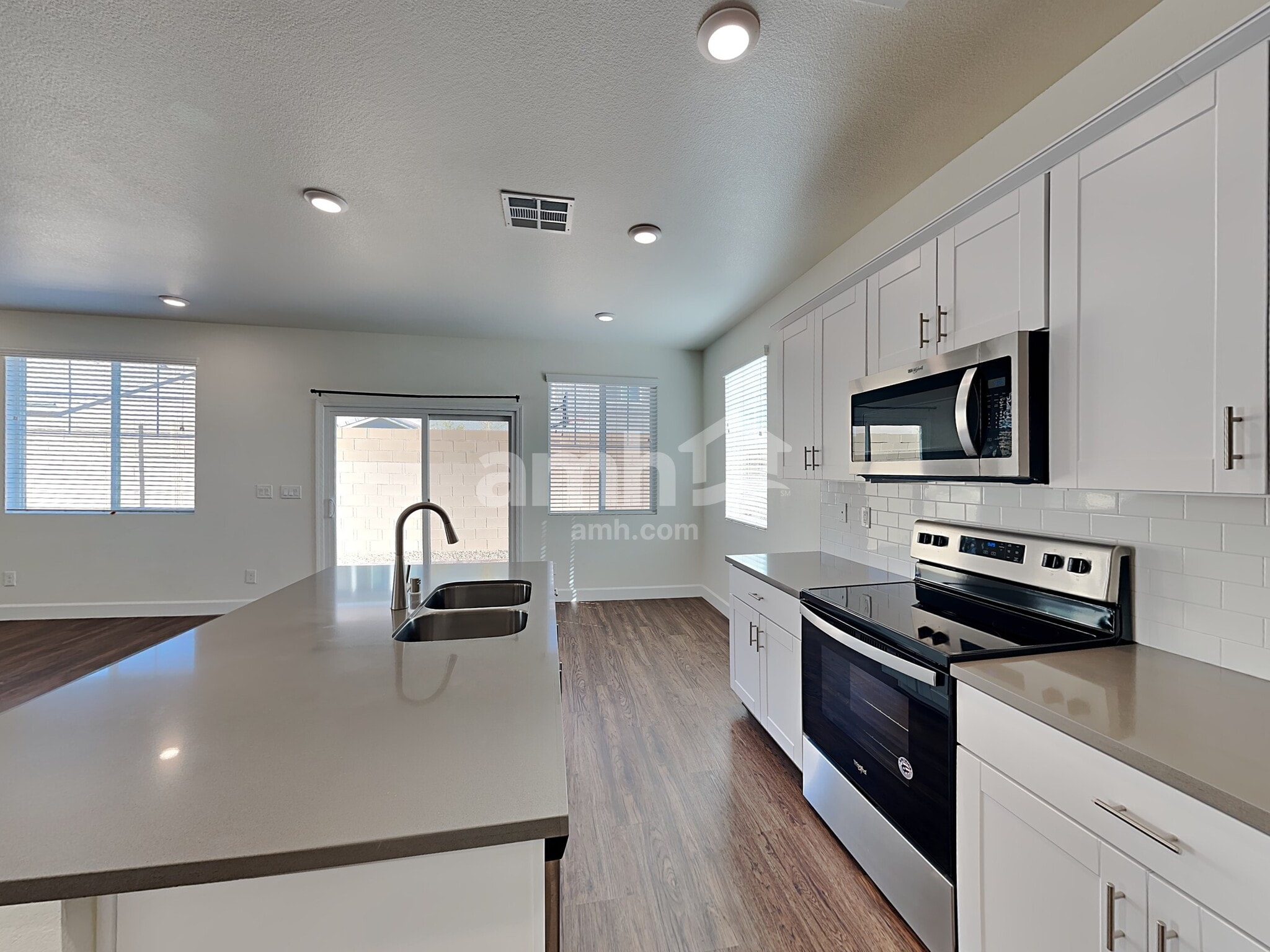 Building Photo - 1714 Macchia Ave