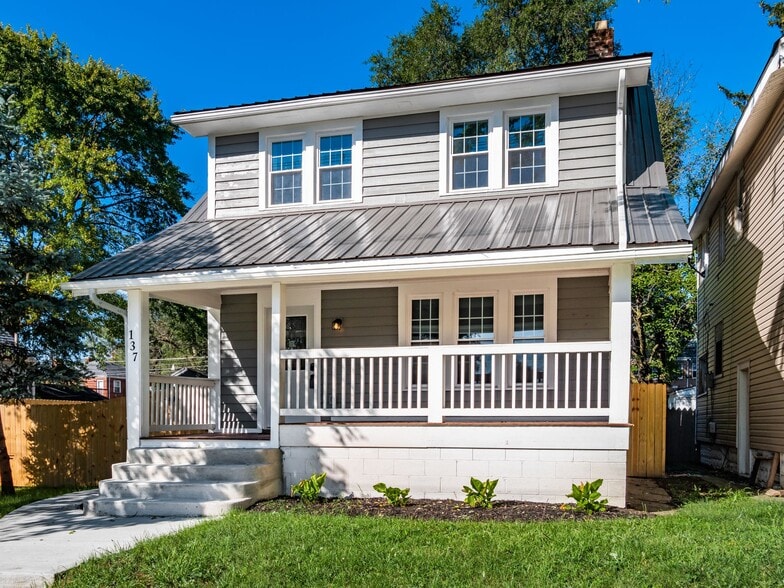 Front - 137 S Hague Ave