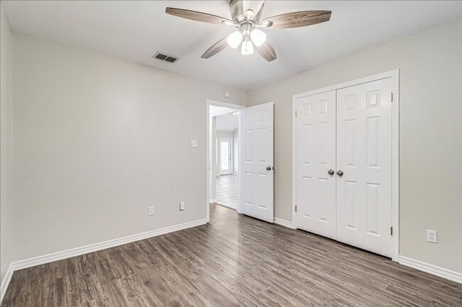 Building Photo - 10833 Grand Teton Dr