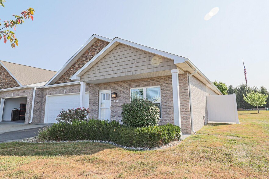 Building Photo - 4463 Downey St