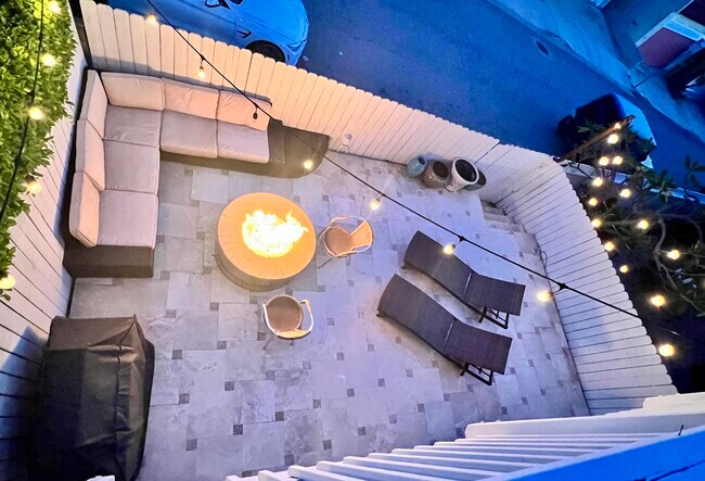 Building Photo - 1230 2nd St