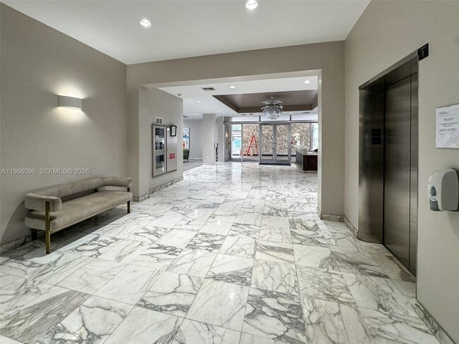 Building Photo - 9225 Collins Ave