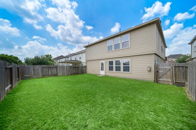 Building Photo - 14422 Leafy Tree Dr