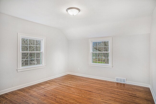 Building Photo - 138 N Howard Ct