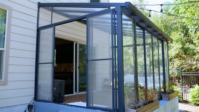 Building Photo - 1050 Kenney Fort Crossing