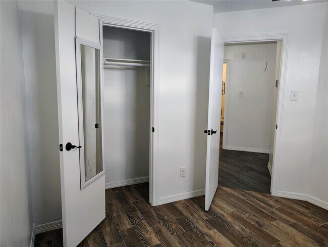 Building Photo - 21411 Forest Colony Dr