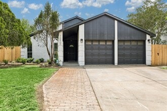 Building Photo - 16807 Forthloch Ct