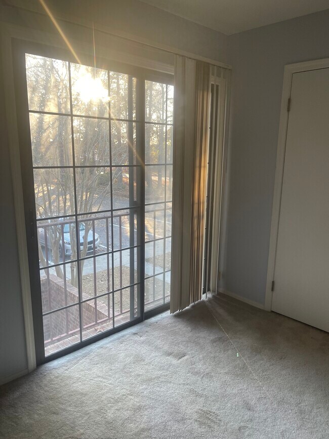 Building Photo - 720 Coventry Ln