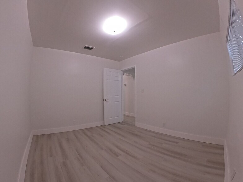 Bedroom - 2300 Cleveland St
