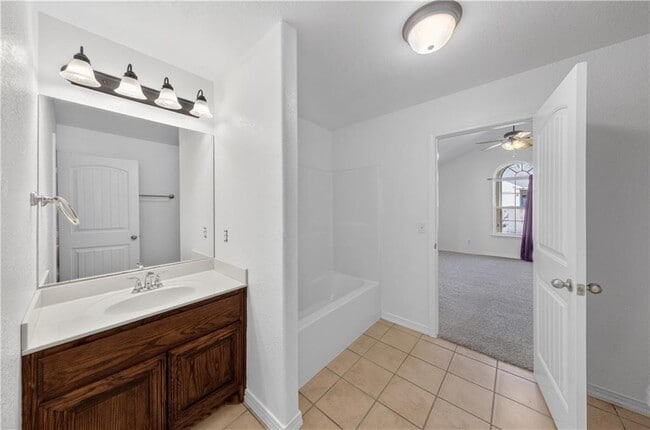 Building Photo - 656 Woodland St