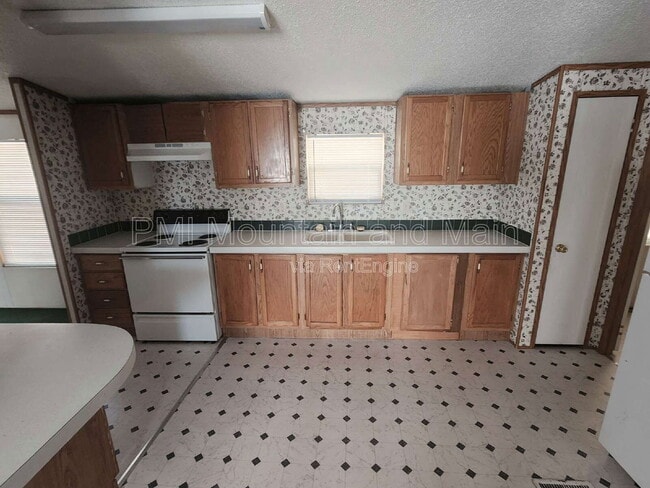 Building Photo - 9 Misty Mountain Way