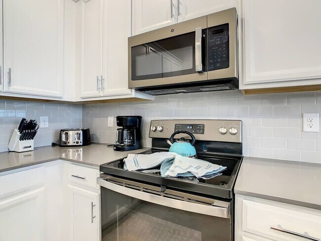 Building Photo - 675 Ocean Course Ave