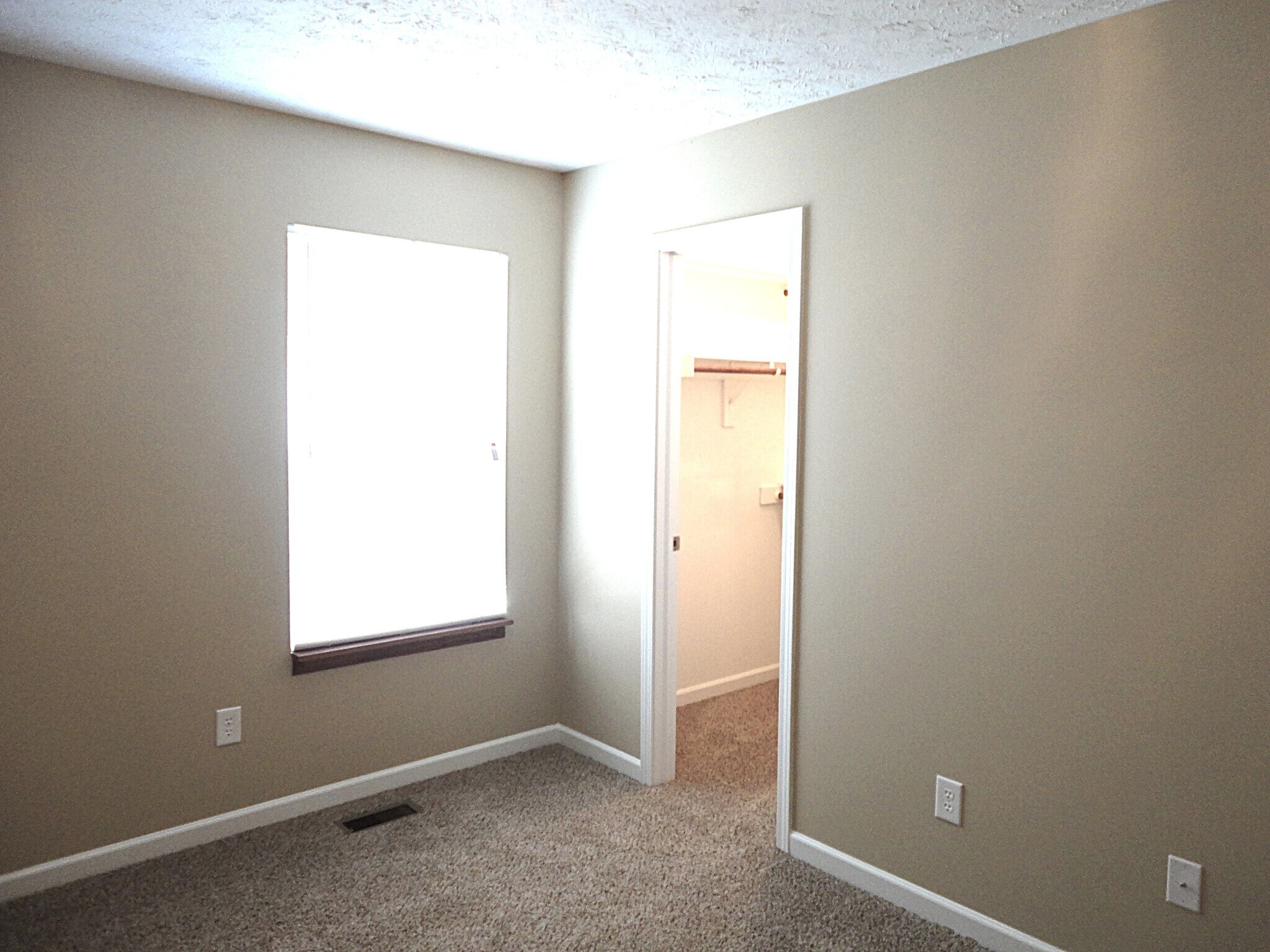 Building Photo - 9990 Palmaire Pl