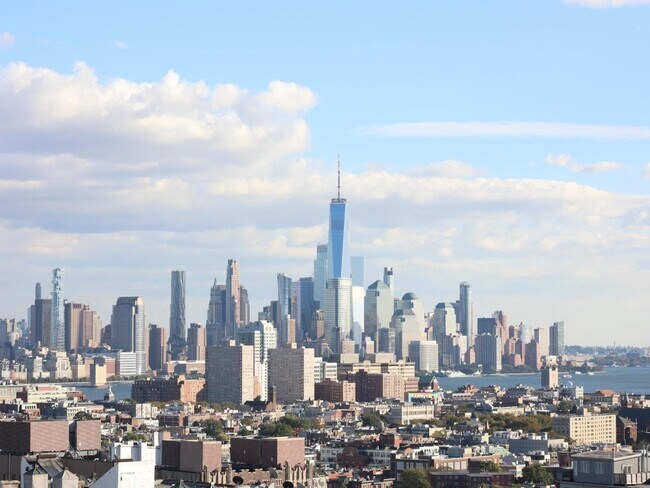 Building Photo - 605 New York Ave