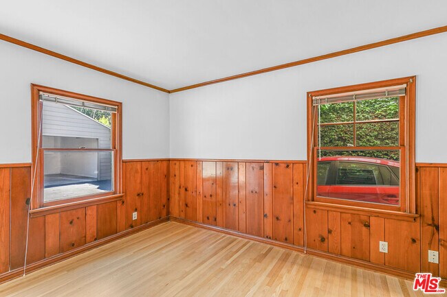 Building Photo - 15436 Camarillo St