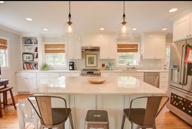 Building Photo - 650 Auburn Dr