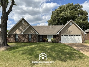 Building Photo - Massive 5BR/3BA Estate in 38125 | 2,700+ SQ FT, Vaulted Ceilings & Tile Floors