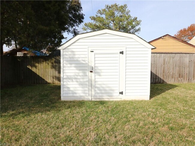 Building Photo - 615 Minute Men Rd