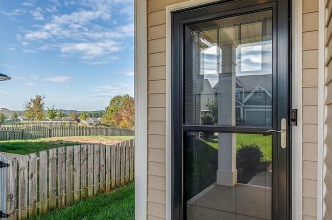 Building Photo - Charming 4 beds 2.5 baths Home in Berewick!