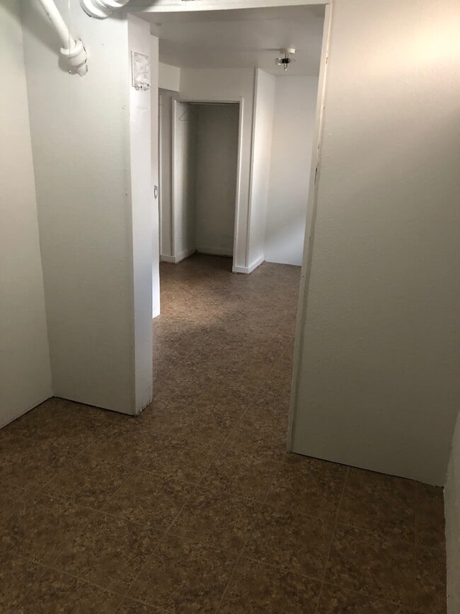 Building Photo - Beautiful 2 bedroom 2 bath stand- alone home