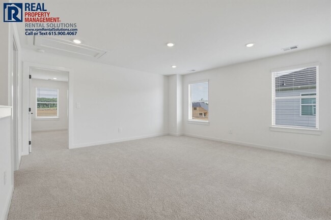 Building Photo - BRAND NEW luxury 5BD 4BA home w/ neighborhood pool! Triple Rockvale Schools! Internet included!