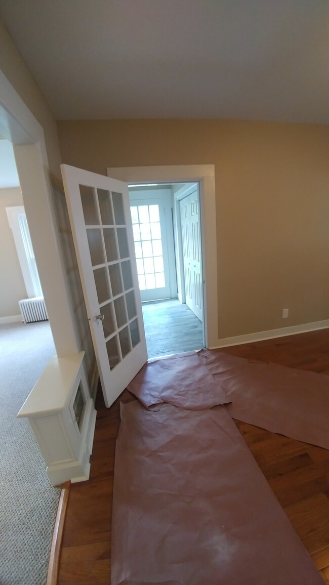 Front hall with closet - 28 Elm St