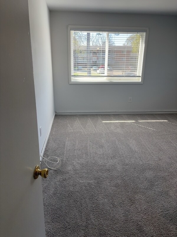 Building Photo - 5604 Crenshaw Rd