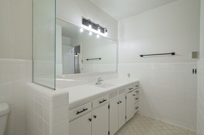 Building Photo - 4800 Spencer Rd