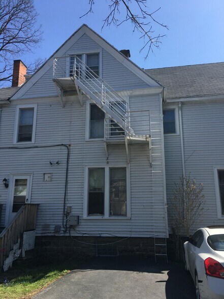 Parking area - 404 Birr St