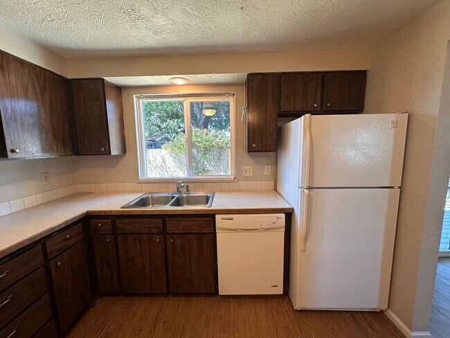 Building Photo - 148-38th Place Duplex