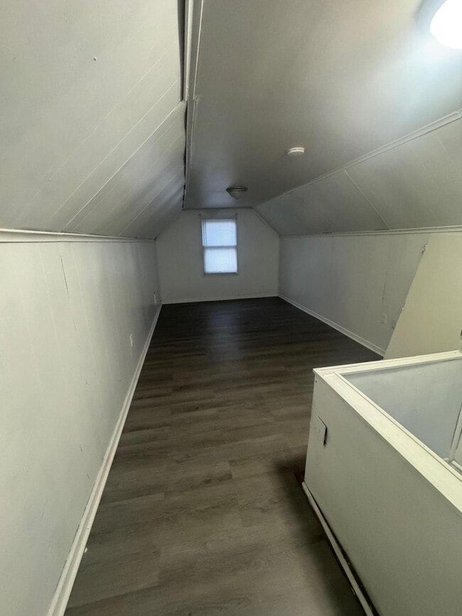 Building Photo - 20477 Manor