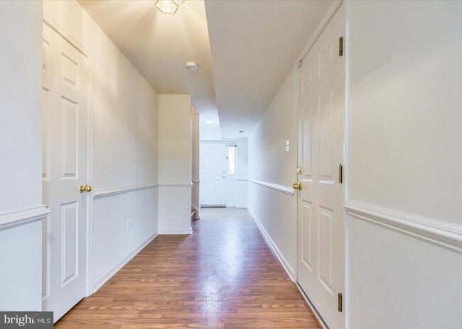 Building Photo - 17 Karendale Ct