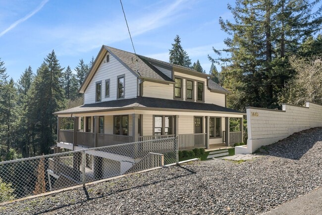 Building Photo - Freshly Remodeled Stunner Perched on the H...