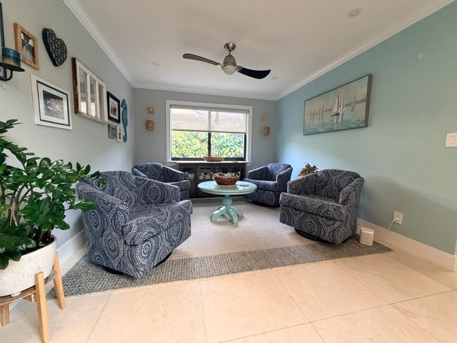 Building Photo - 3041 Perriwinkle Cir