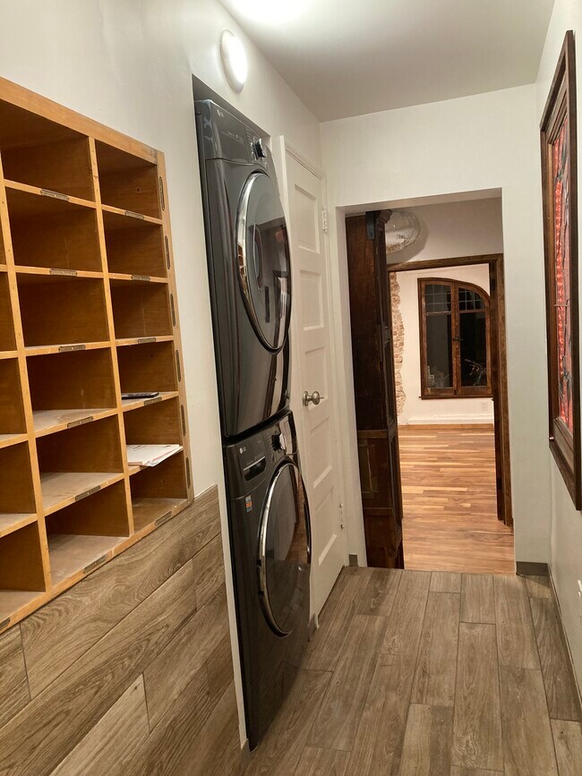 Laundry Room - 21621 Circle Trl