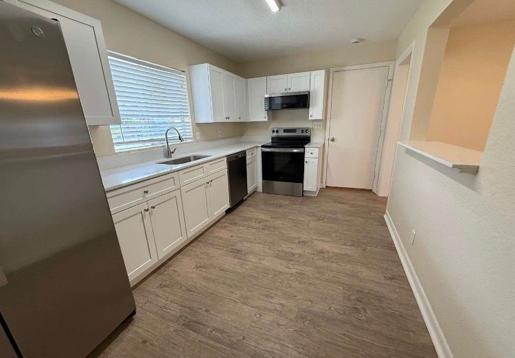 Building Photo - 3253 Little Sound Dr