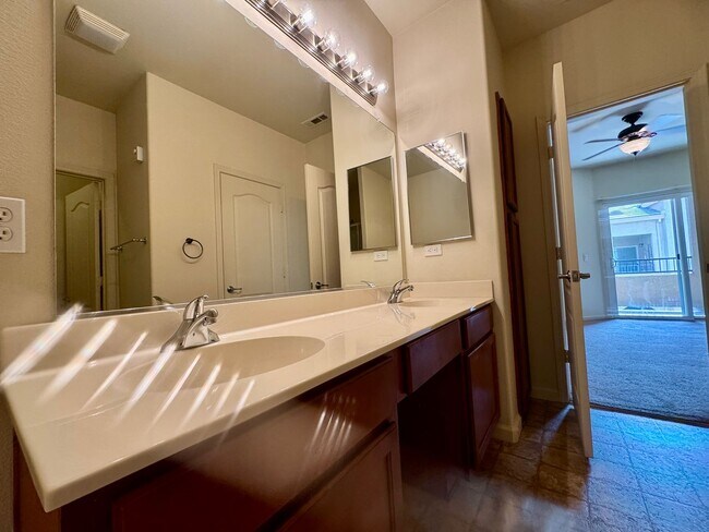 Building Photo - Welcome Home To This Adorable North Natomas Condo!
