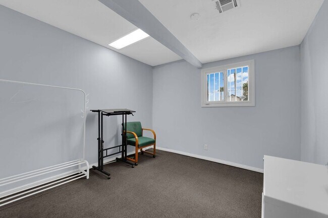 Building Photo - 1404 S Maryland Pkwy