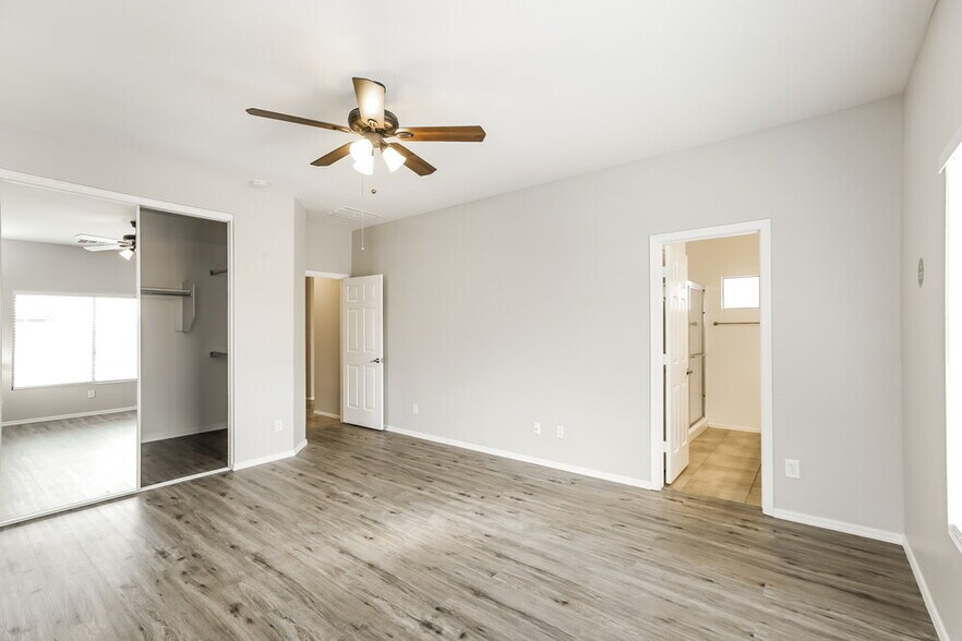 Building Photo - 5418 W Pollack St