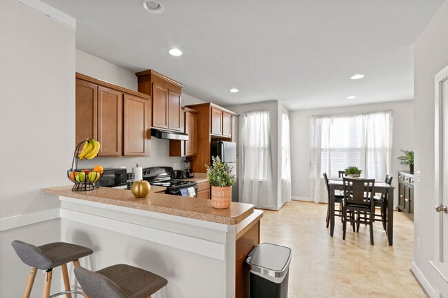 Building Photo - 202 Shamrock Dr