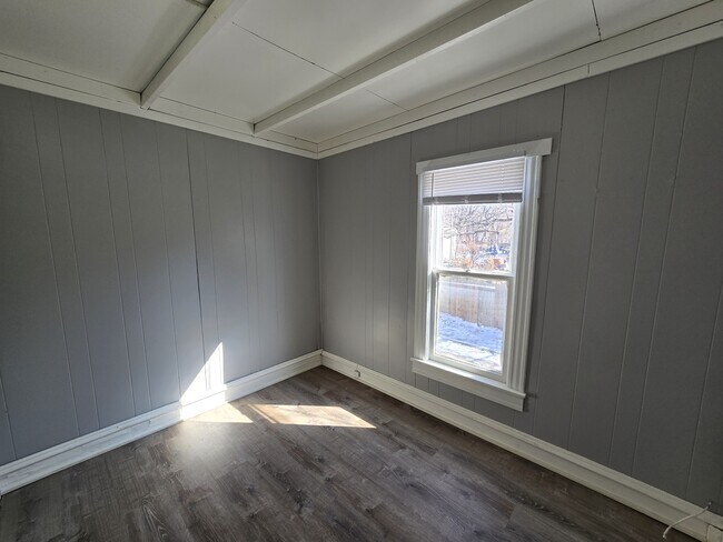 Building Photo - 415 Adams St