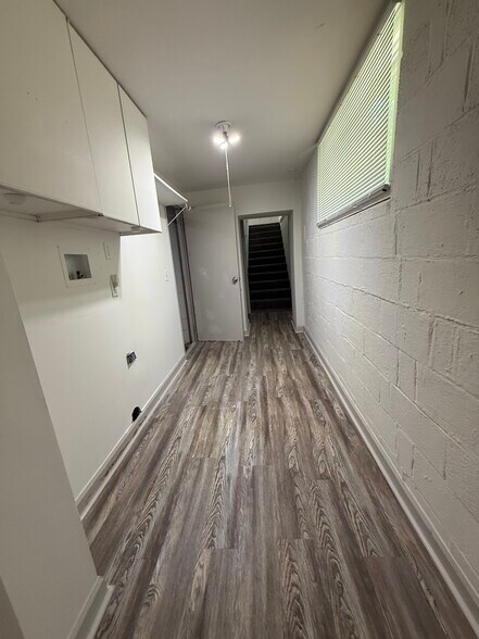 Building Photo - 8852 Woodland Dr
