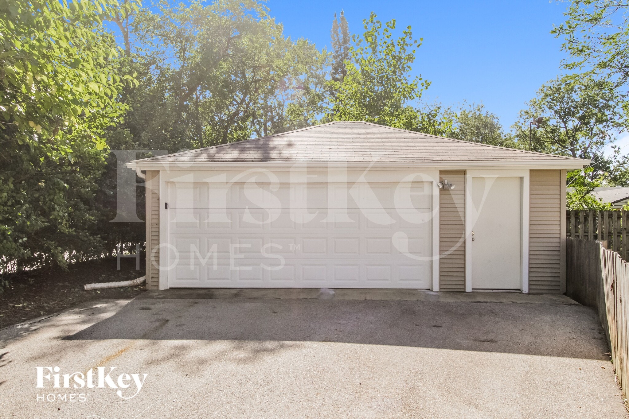 Building Photo - 716 Eastland St