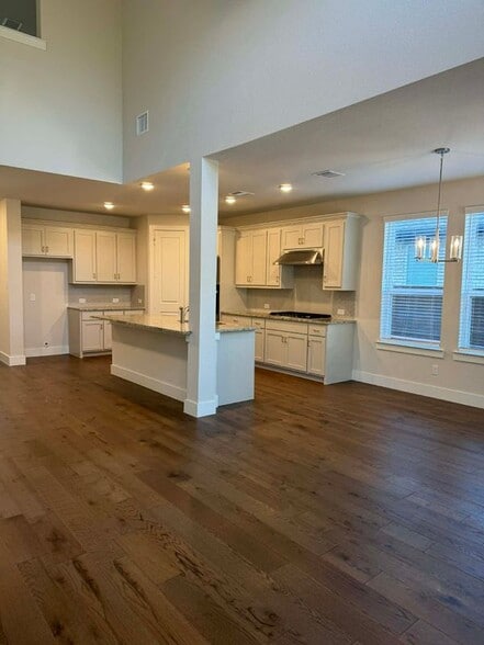 Building Photo - 6506 Vivian Ln