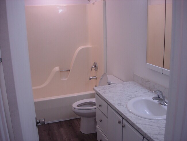 Building Photo - 150 Hillshafer Dr