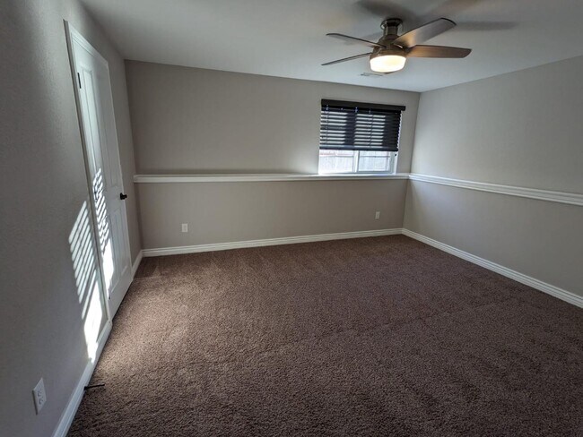 Building Photo - 715 Cherrywood Cir