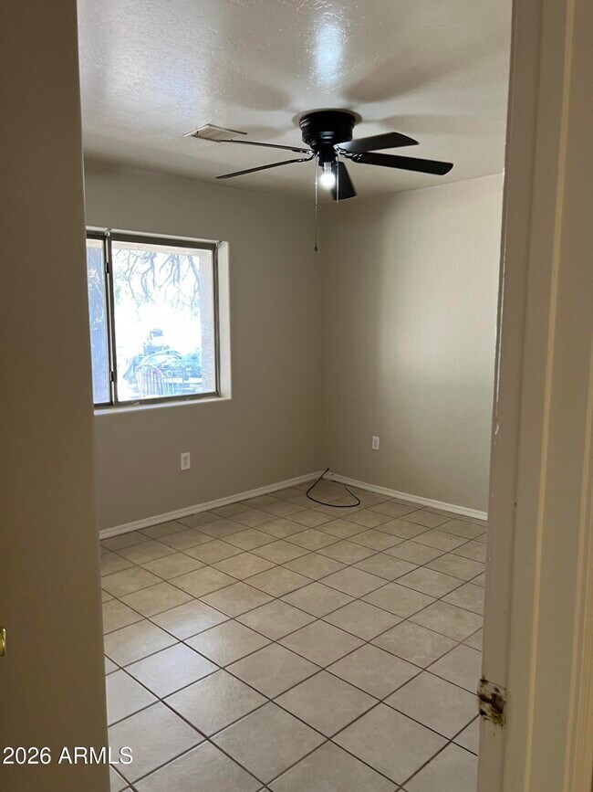 Building Photo - 4015 N Estrella Rd