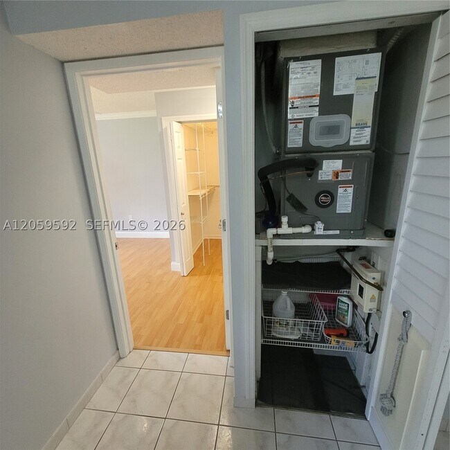 Building Photo - 1114 NW 124th Ct